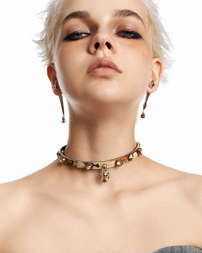 Dune Wasteland Cross Skull Choker