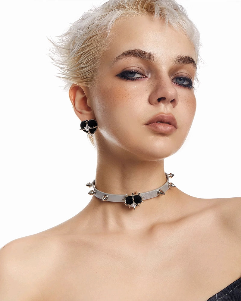 Rivet choker store