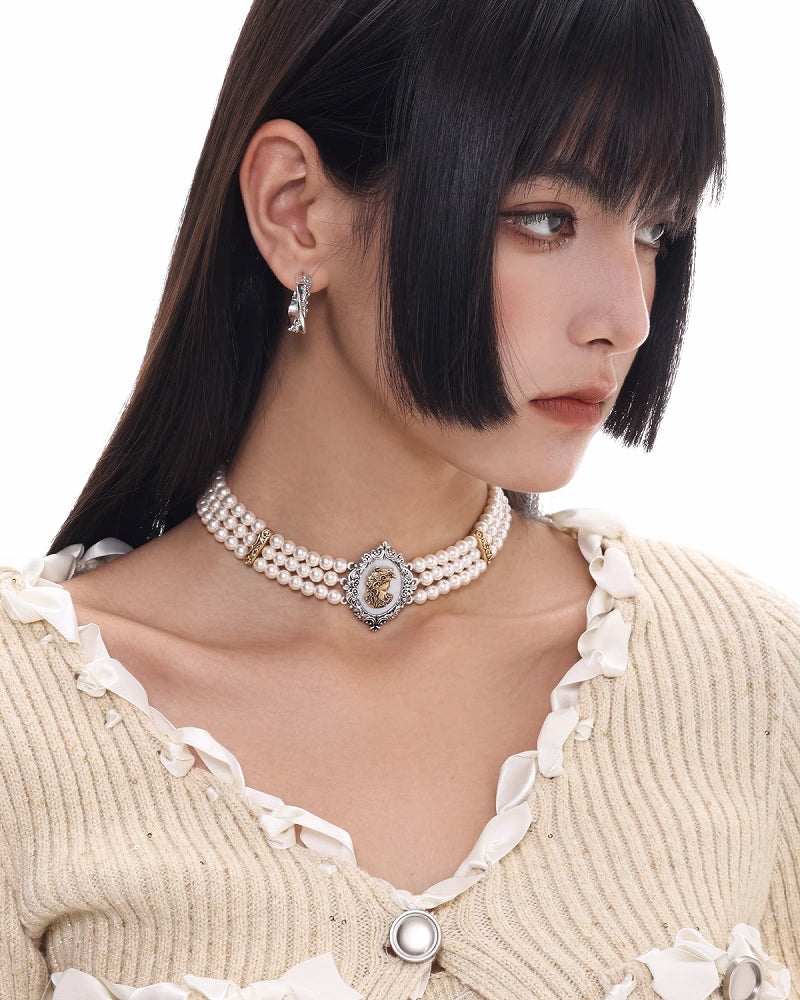 Picture Frame Baroque Choker