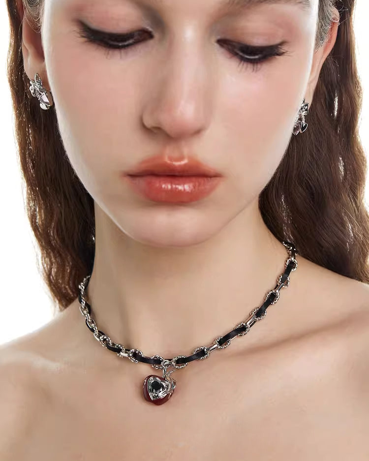 Disney Couture Snow White Apple Locket Necklace | Snow white poison apple,  Snow white apple, Necklace